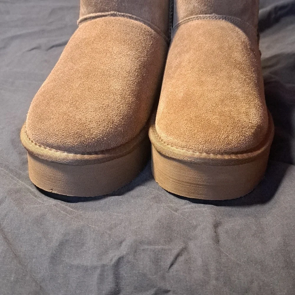 NWOT Bearpaw Women's Toni Zip Side Brown Platform Size 9 Boot